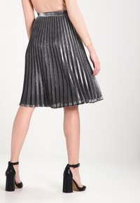 Vero Moda Gonna a campana - black
