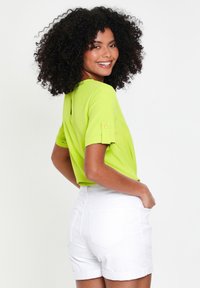 Threadbare CALAIS CLASSIC - Farkkushortsit - white