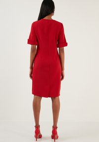 LELA REGULAR FIT - Cocktailkjole / festkjole - red
