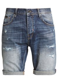 Jeansshorts med en urtvättad blå gradient, slitna detaljer, femfickorsdesign och uppvikta fållar. Har en märkesknapp och bälteöglor.