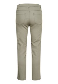 Pantalones de algodón color caqui con corte recto, que cuentan con dos bolsillos traseros y pasadores para cinturón. Textura suave y diseño clásico.