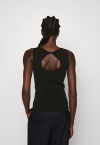 MAX&Co. Top