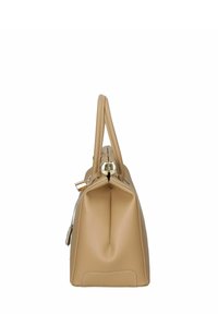 Beige läderhandväska med en strukturerad form, två handtag på toppen, en dragkedja med gyllene detaljer och synliga sömmar.