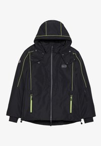 Chaqueta negra impermeable con capucha, con líneas de acento en verde neón, múltiples bolsillos con cremallera y cordones ajustables en el dobladillo.