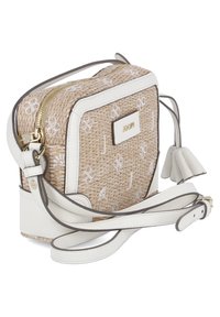 Vävd halm crossbody-väska med vita läderdetaljer, guldfärgad dragkedja och logotyp. Har justerbar rem och tofsdekorationer.