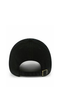 Casquette de baseball en coton noir avec une forme arrondie, dotée d'un design ventilé, d'une sangle en tissu ajustable et d'un fermoir en métal à l'arrière.