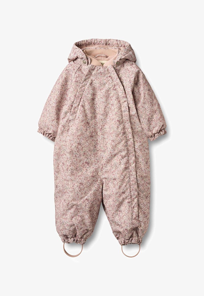 Traje de nieve rosa con estampado floral, capucha, puños elásticos y broches a presión. Material suave con textura acolchada; incluye anillas para sujetar equipo adicional.