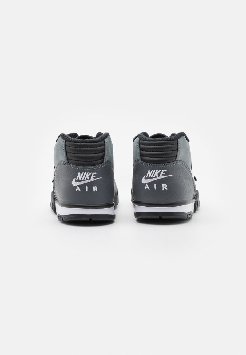 nike air trainer 1 size 11