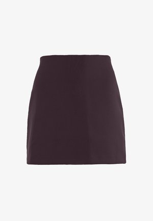 Donkerpaarse minirok met hoge taille, gladde stof en een eenvoudig A-lijn ontwerp. Geen zichtbare patronen of metalen accenten.