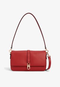 Избран, red