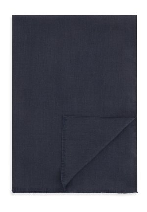 Tissu rectangulaire bleu foncé avec un coin plié, montrant une texture douce et des bords à franges.