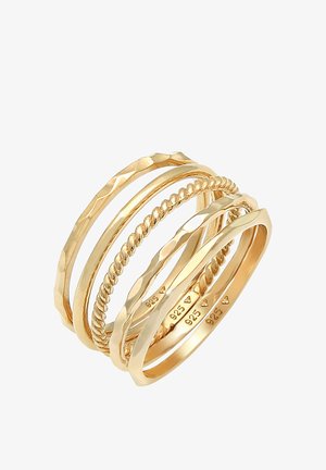 Set aus fünf vergoldeten Ringen in unterschiedlichen Designs: glatte, gedrehte, strukturierte und gehämmerte Oberflächen. Jeder Ring trägt das "925"-Wappen.