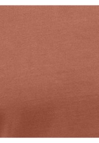 Texture de tissu brun uni avec un tissage fin visible et un ombrage subtil.