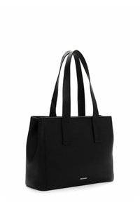 Zwarte, gestructureerde leren tote bag met twee lange hengsels en een klein zilveren merkembleem in het midden van de voorkant.