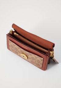COACH TABBY SHOULDER BAG 20 - Handbag - tan rust