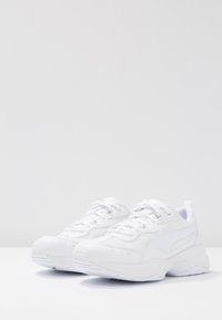 puma cilia white