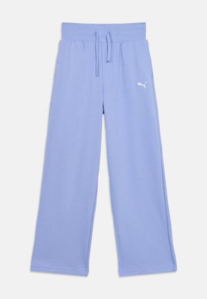 Svetlo vijolične široke trenirka hlače z elastičnim pasom, vrvico za zategovanje in majhnim belim logotipom Puma na desnem stegnenici.