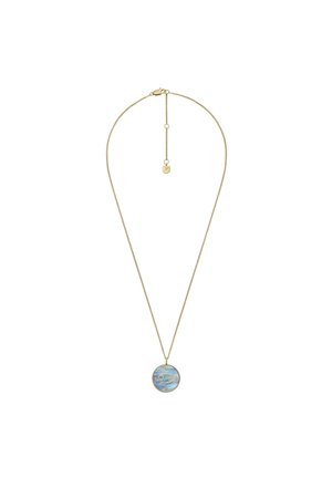 Collier doré avec un pendentif rond comportant une pierre bleue irisée et des accents circulaires. La chaîne inclut une fonction de longueur ajustable.