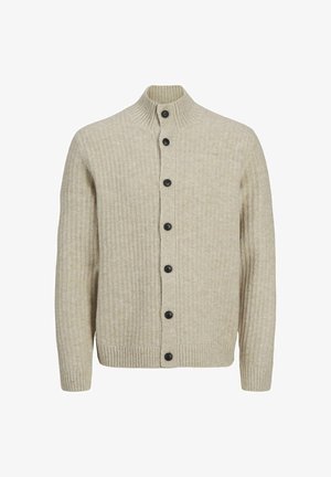 Cardigan a coste color crema con collo alto, dotato di sei bottoni neri sul davanti, realizzato in tessuto a maglia testurizzata.