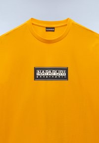 Napapijri LOGO - Triko s potiskem - orange marigold