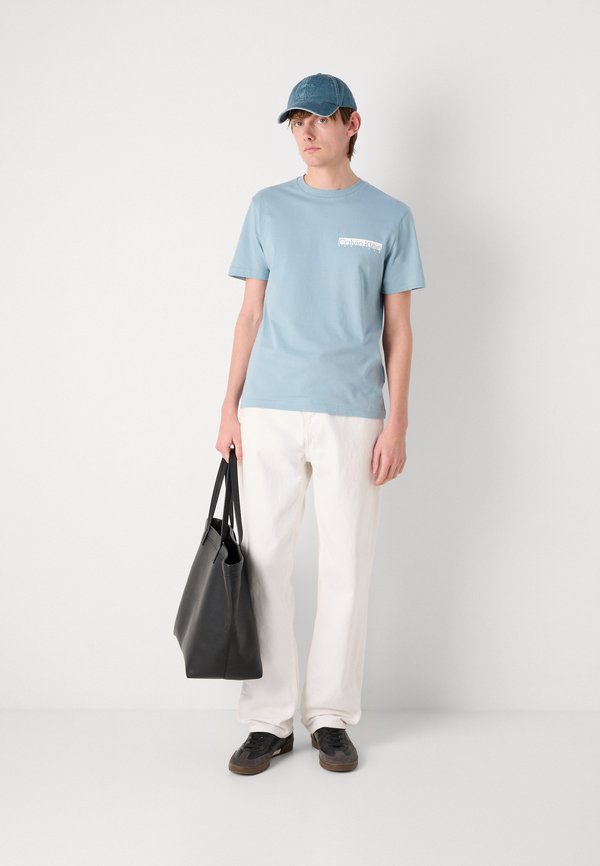 CHEST BOX LOGO - Basic T-shirt - arona4