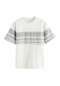 T-shirt blanc à manches courtes avec des rayures horizontales grises sur le torse, en tissu texturé et avec un col rond.