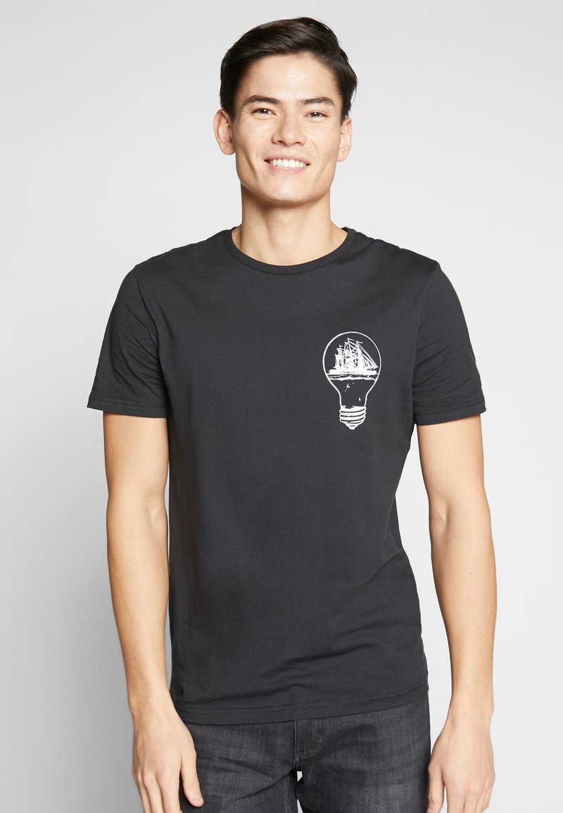 Pier one футболка. One t shirt. Pier one одежда. One t shirt. Дизайнерские футболки мужские.
