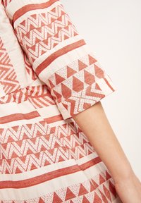 comma casual identity Vestido informal - red