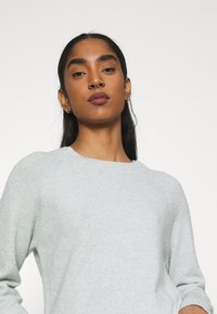 Vero Moda VMDOFFY O-NECK NOOS - Camisola - jadeite
