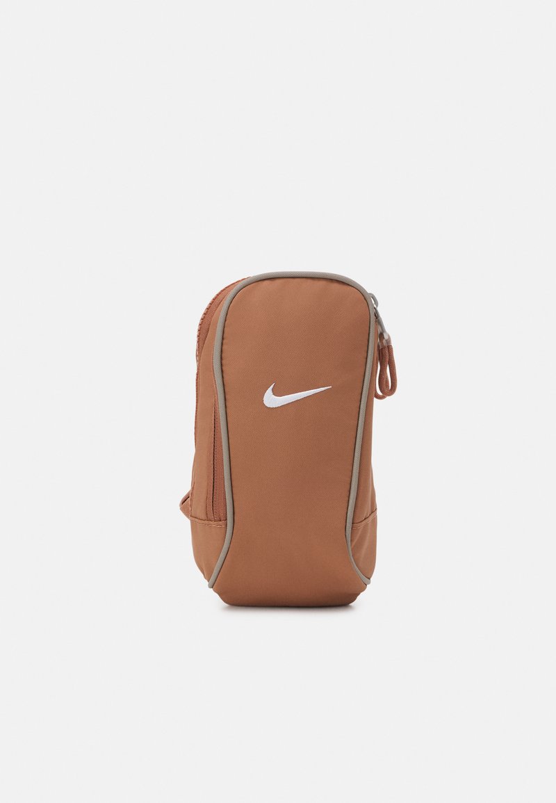 Nike Sportswear ESSENTIALS CROSSBODY UNISEX - Mala a tiracolo - mineral clay/white