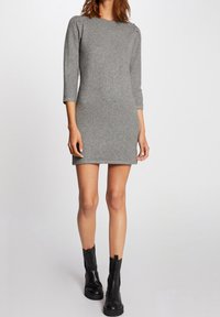 Morgan Stickad klänning - light grey