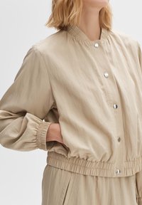 OPUS Bomber Jacket - beige