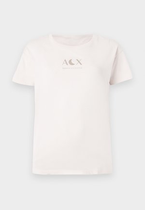 Gaiši rozā kokvilnas t-krekls ar īsām piedurknēm, apaļu kaklu, ar metālisku sudraba "ACX ARMANI EXCHANGE" logotipu priekšpusē.