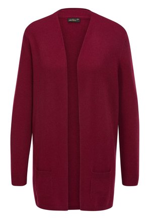 Bordeauxfarbener Strickcardigan mit offenem Vorderteil, langen Ärmeln und zwei Fronttaschen. Glatte Textur mit gerippten Akzenten an den Bündchen.