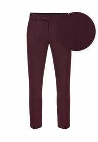 Bordowe spodnie wykonane z teksturowanej tkaniny; dopasowany krój z zapięciem na guzik. Posiadają subtelny wzór w jodełkę dla dodatkowych detali.
