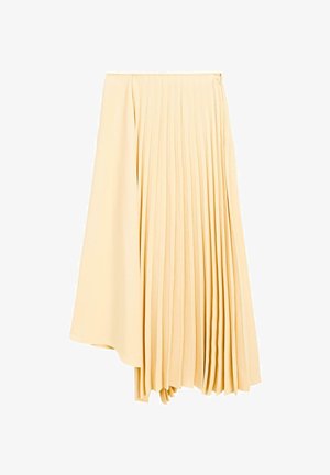 Plissé midi-rok van lichtgele stof, met een hoge taille, asymmetrische zoom en verticale plooien voor textuur.