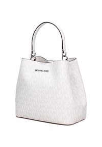 Sac cabas en cuir blanc avec une surface texturée présentant un motif subtil de logo MK, une quincaillerie argentée et deux poignées.