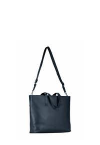 Sac fourre-tout en cuir bleu marine avec double poignée supérieure et bandoulière amovible. Texture lisse et design minimaliste, sans aucune quincaillerie visible.