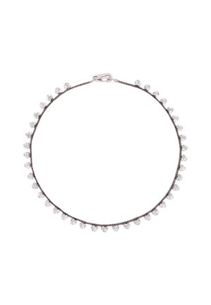Zarte Silberkette mit gleichmäßig verteilten kleinen klaren runden Edelsteinen und Karabinerverschluss.