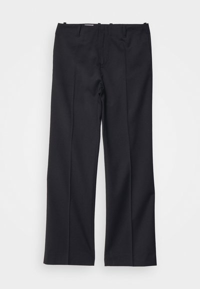 Filippa K BOOTCUT TROUSERS - Stoffhose - black