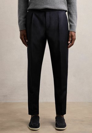 REGULAR FIT - CANTWELL TAPERED - Nohavice - navy