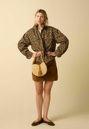 Sissy-Boy, SISSY-BOY JACKE MIT LEOPRINT - BRAUN - Spijkerjas - braun