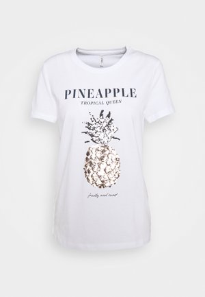 Biały T-shirt z krótkim rękawem, z cekinową grafiką ananasa i napisem „PINEAPPLE TROPICAL QUEEN owocowa i słodka” na przodzie.