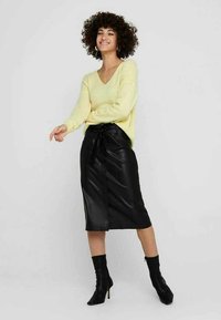 JDY ELANORA L/S NOOS - Pullover - pastel yellow