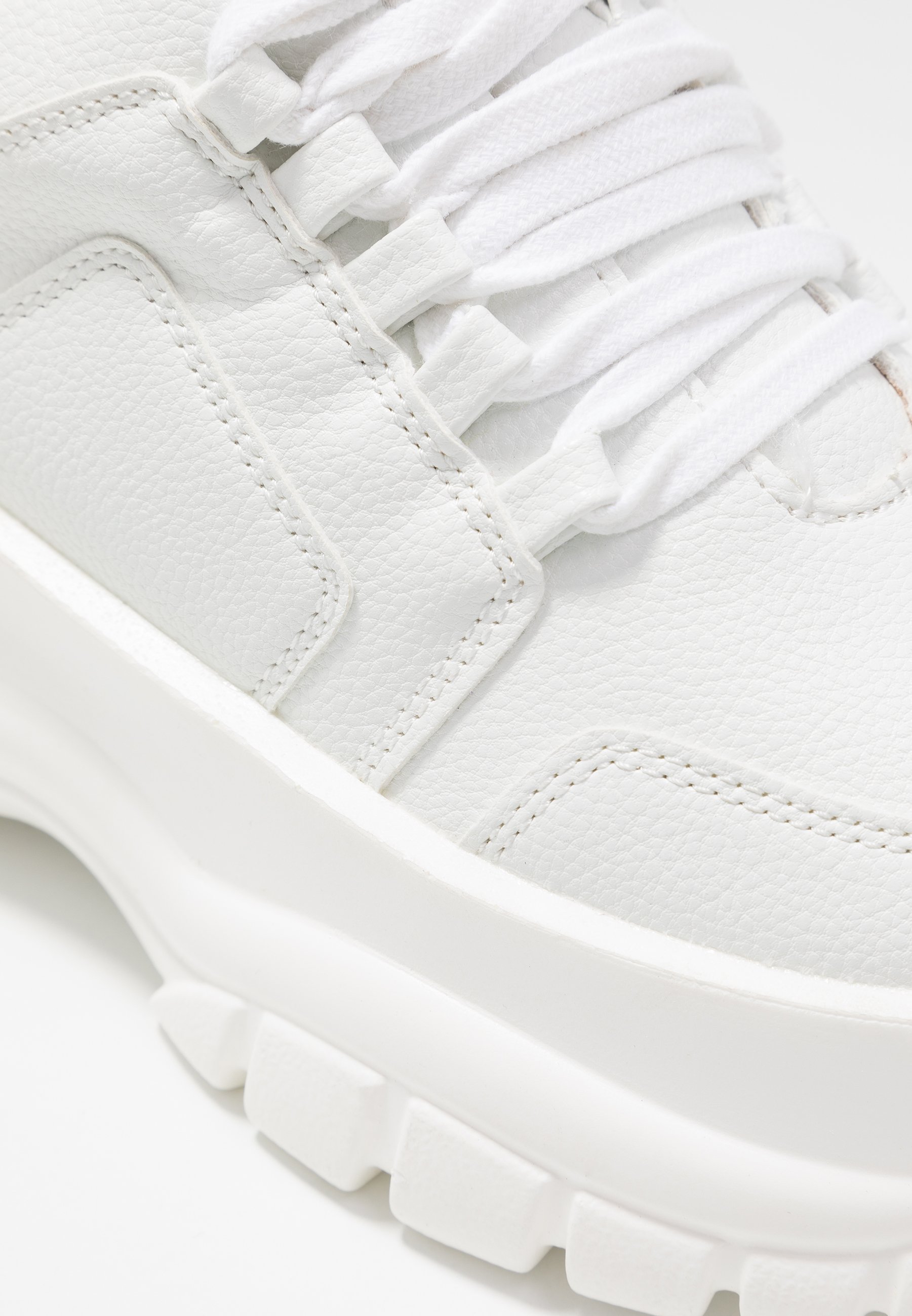 Missguided CHUNKY LACE UP TRAINER Joggesko white Missguided CHUNKY LACE UP TRAINER Joggesko white