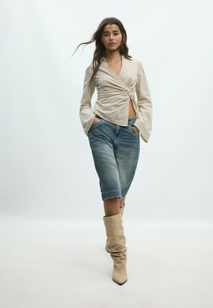 Stradivarius, FITTED KNOT SHIRT - Bluse - white