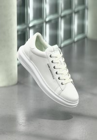 Não selecionado, white 