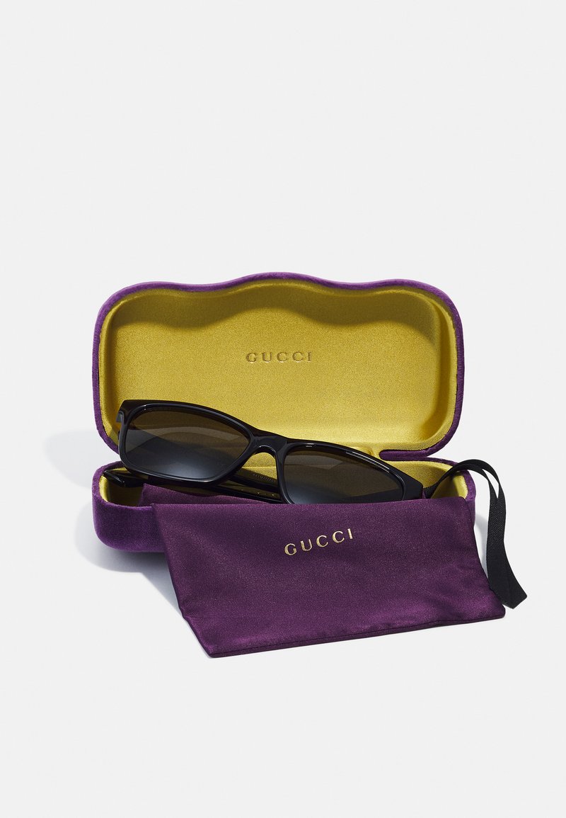 Gucci Black Sunglasses with Purple velvet Case Gucci | Accessories | Gucci Purple Velvet Large Sunglasses  main image 3