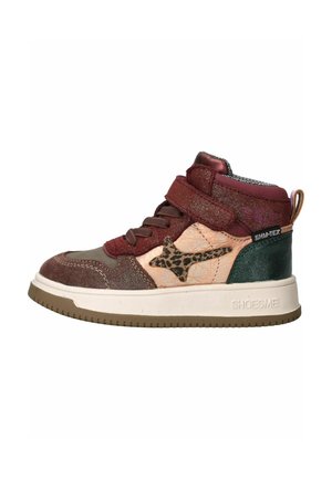 Kinderen hoge sneakers in bordeaux, bruin, roze en groen met luipaardprint ster, klittenbandsluiting en witte zool met bruin profiel.
