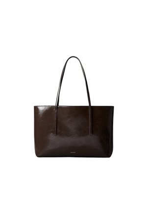 Sac cabas en cuir brun foncé brillant avec deux longues anses, forme rectangulaire et petit logo Calvin Klein au centre avant.
